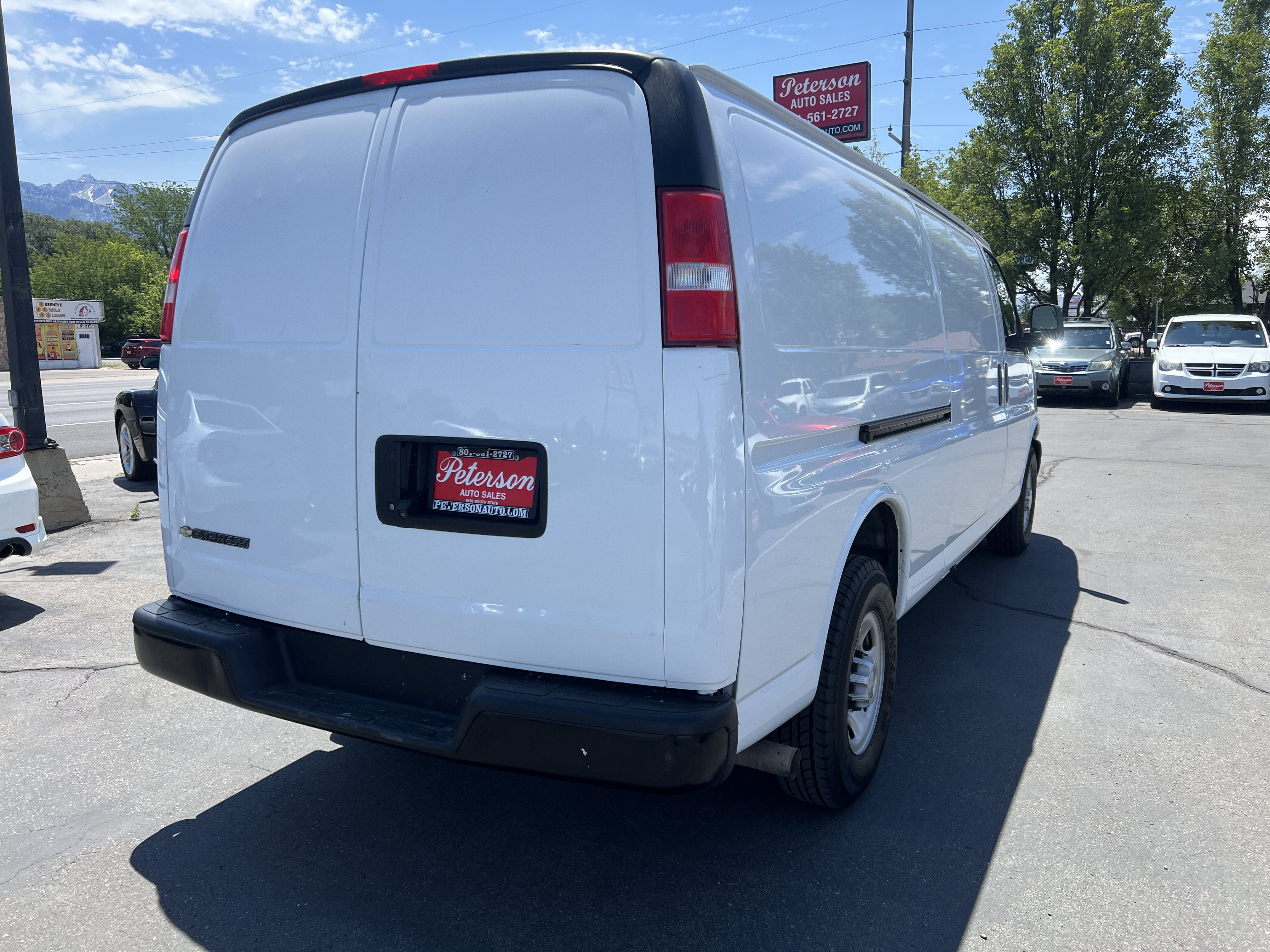 Used 2019 Chevrolet Express 2500 Extended RWD image 6