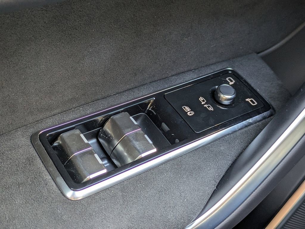 New 2026 Jaguar F-PACE SVR image 27