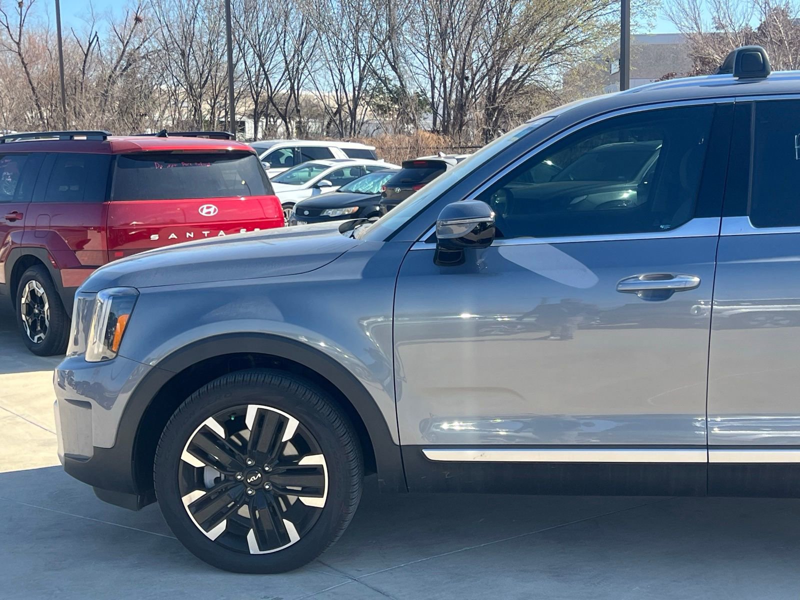 Used 2025 Kia Telluride SX w/ SX Captain's Chair Package image 7