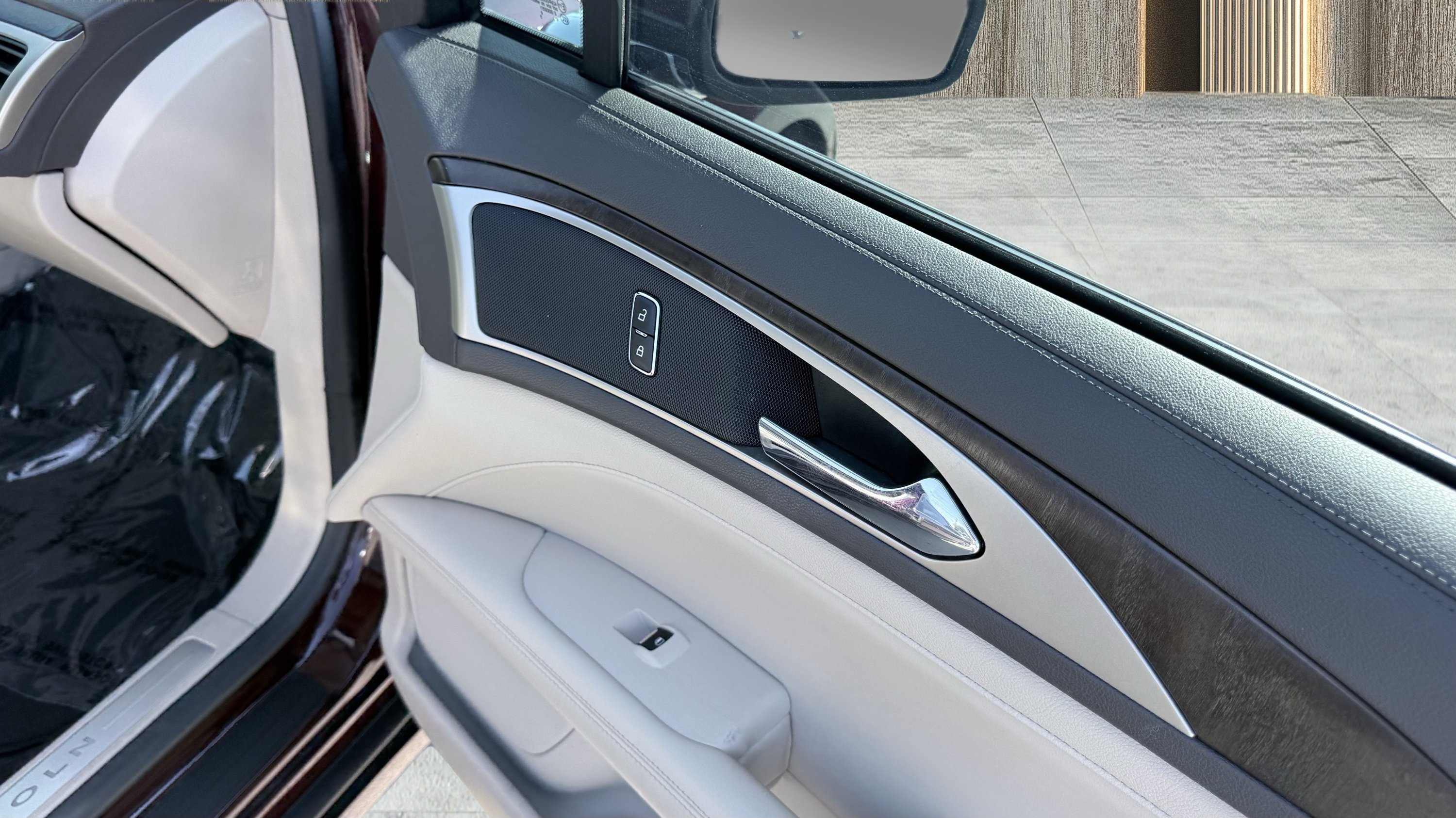Used 2017 Lincoln MKZ Reserve FWD image 34