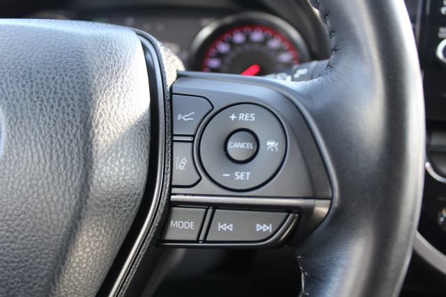 Used 2021 Toyota Camry XSE FWD image 36