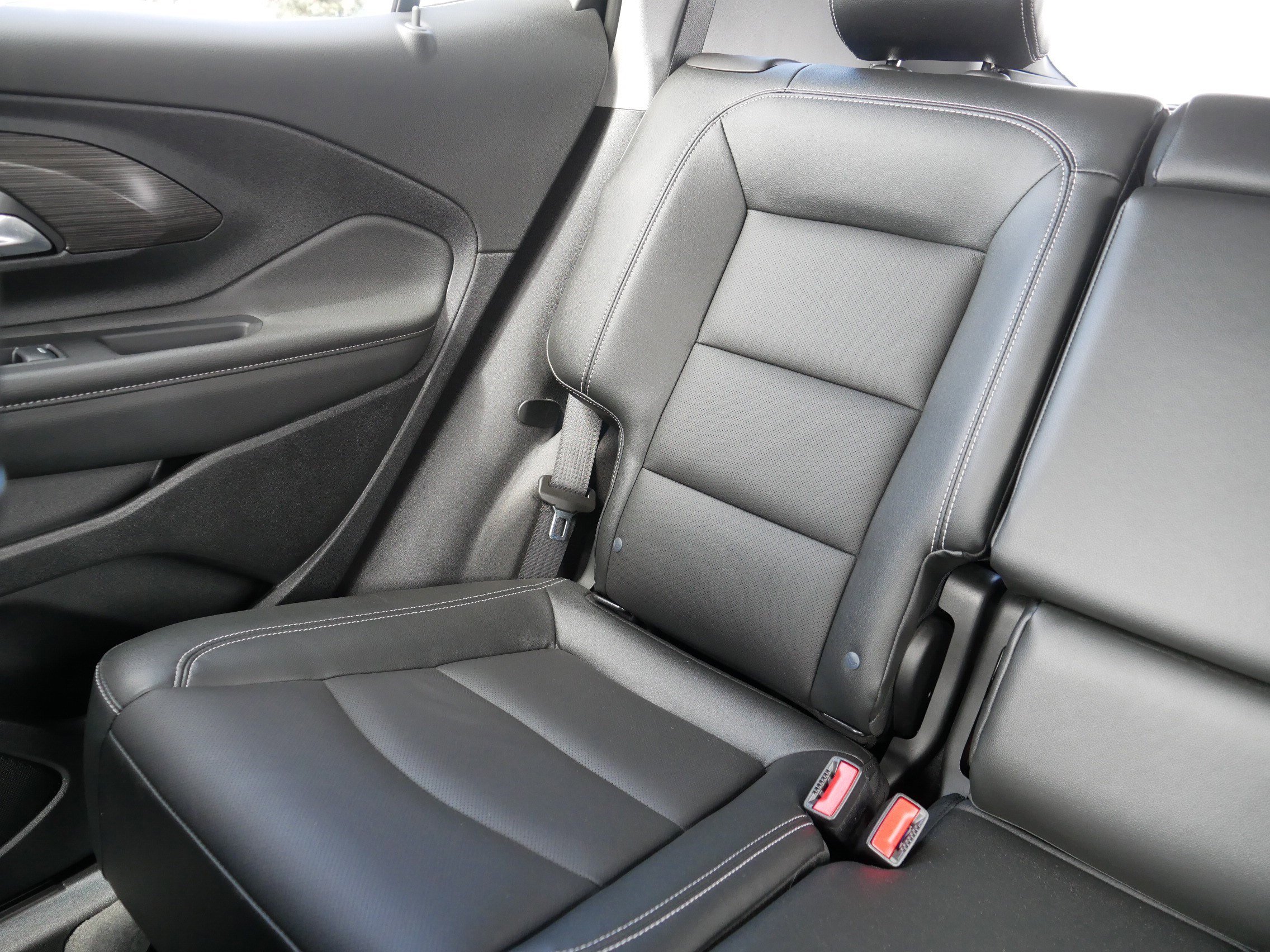 Used 2024 GMC Terrain SLT w/ Infotainment Package II AWD/4WD image 12