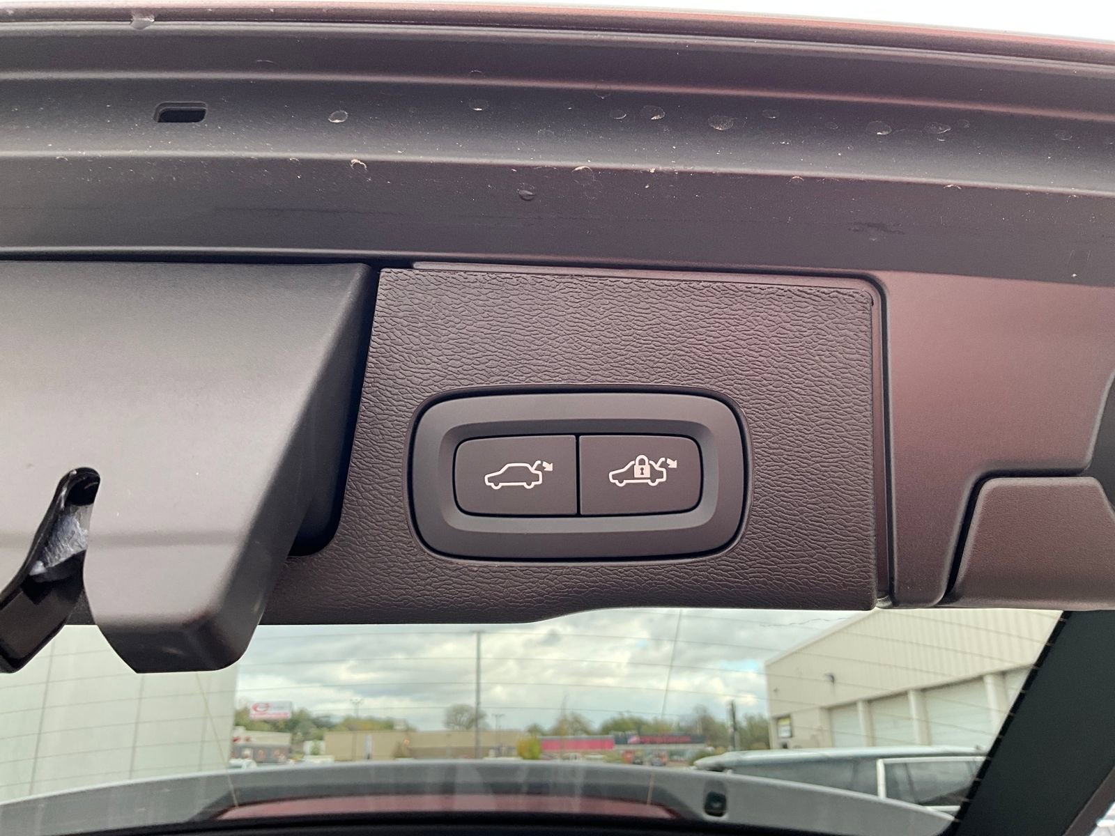 New 2026 Volvo XC60 B5 Plus w/ Protection Package Premier image 28