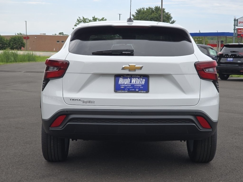 New 2026 Chevrolet Trax LS w/ LS Convenience Package FWD image 11