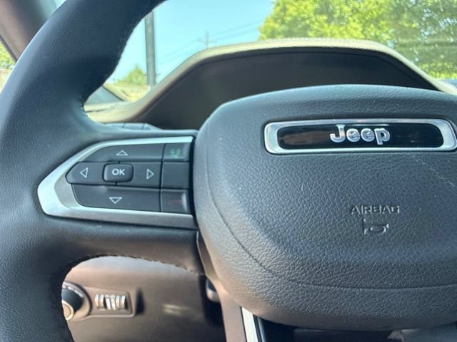 Used 2022 Jeep Compass Latitude AWD/4WD image 32