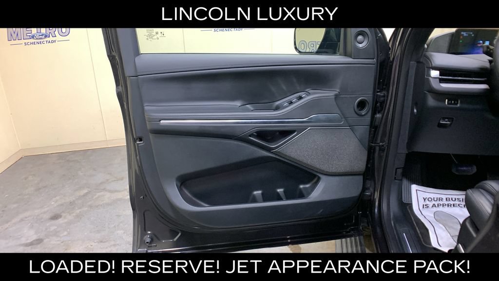 Used 2025 Lincoln Navigator Reserve w/ Jet Appearance Package AWD/4WD image 32