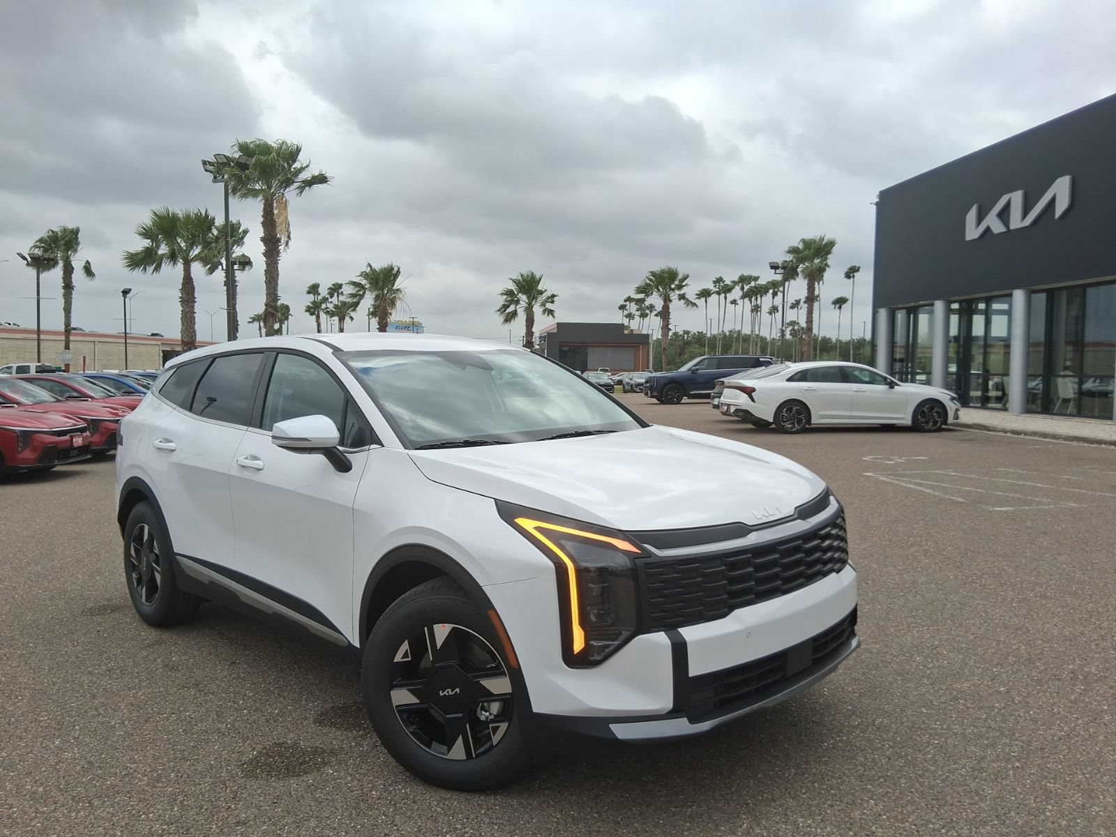 New 2026 Kia Sportage LX w/ LX Convenience Package FWD video 1