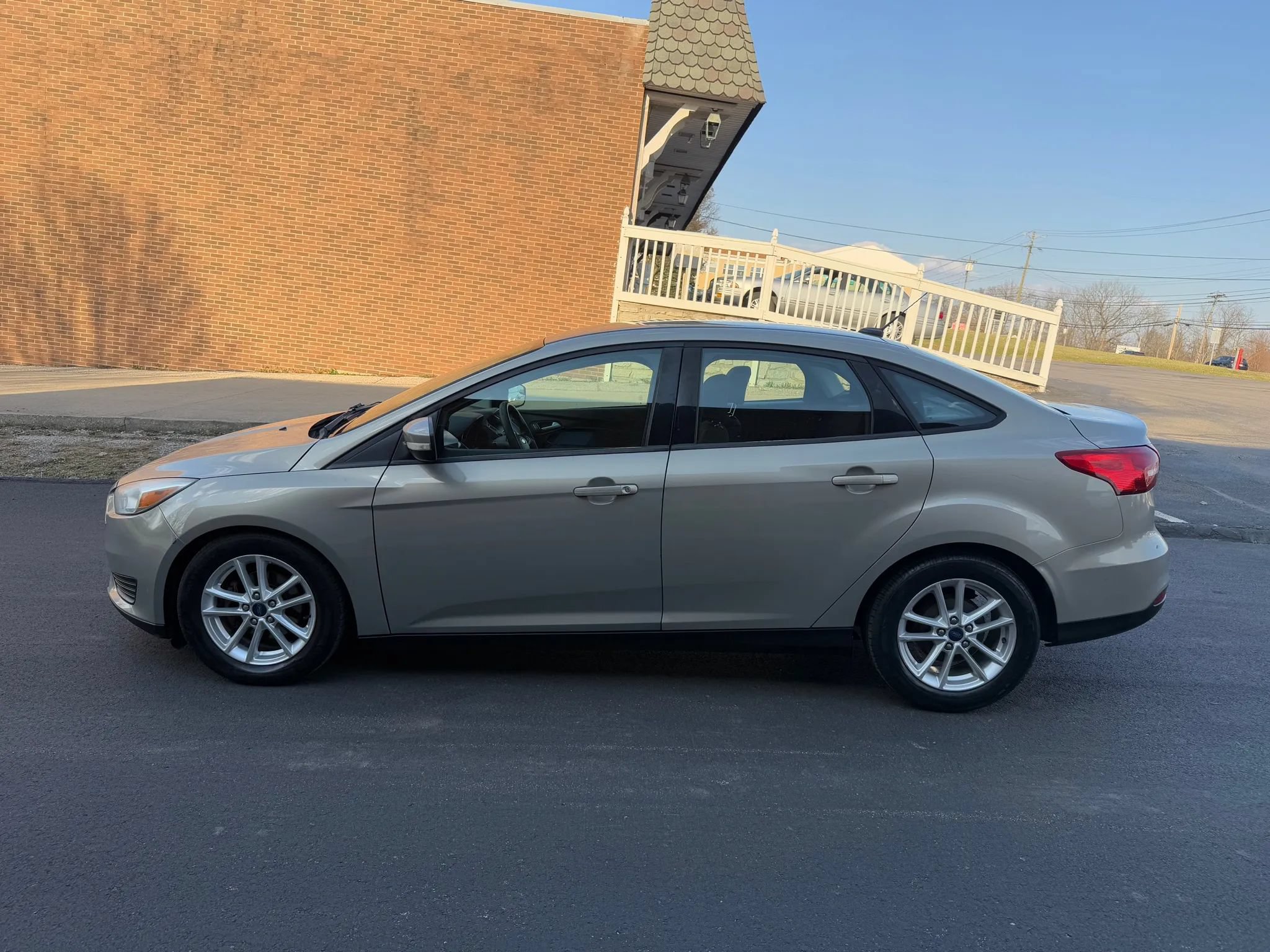 Used 2015 Ford Focus SE FWD image 6