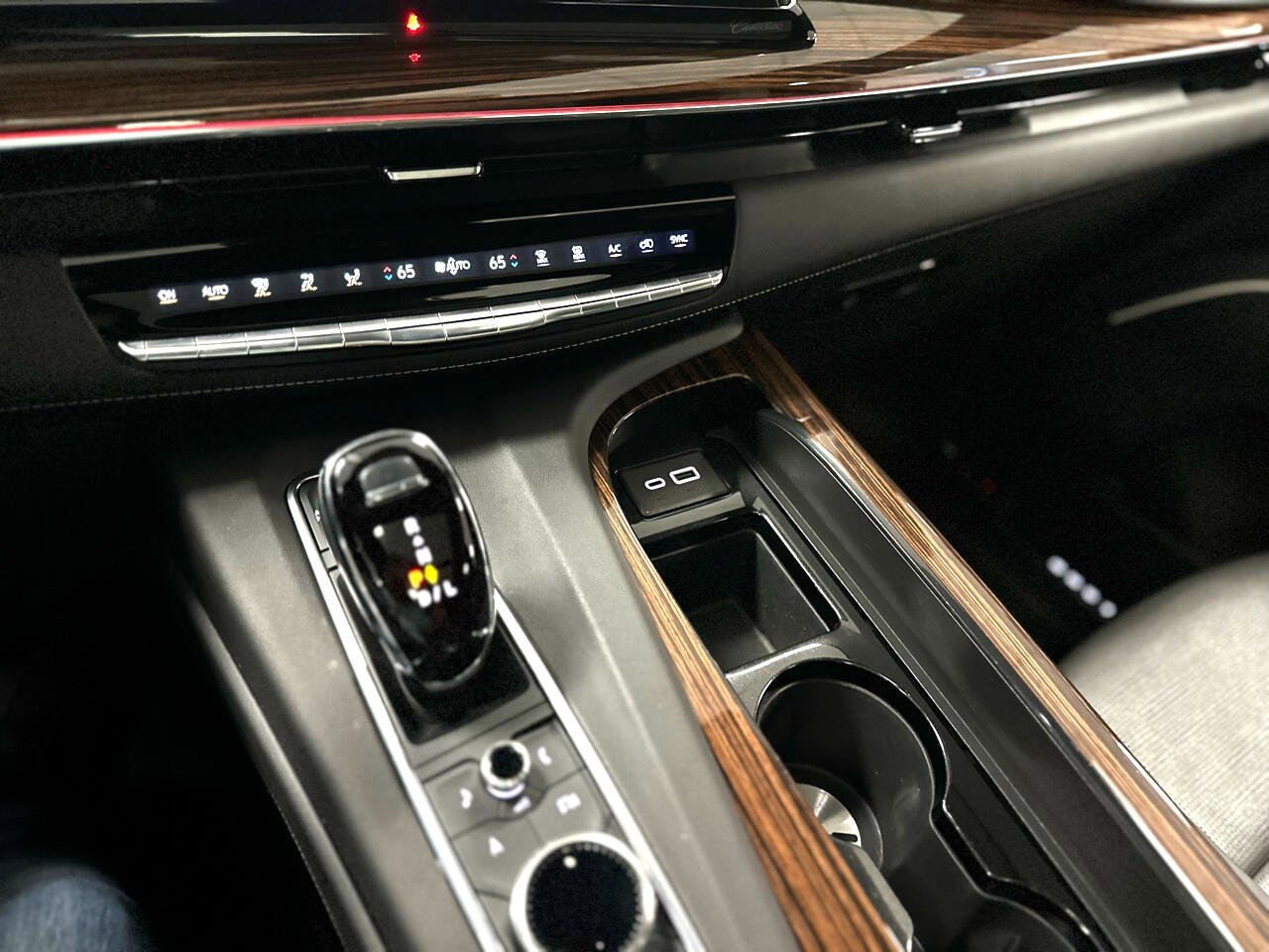 Used 2023 Cadillac Escalade Premium Luxury w/ Performance Package image 26