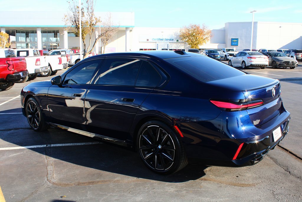 Used 2025 BMW 760i xDrive w/ Executive Package image 11