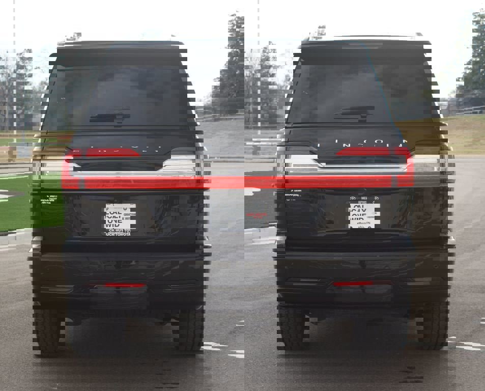 Used 2020 Lincoln Navigator Reserve w/ Equipment Group 208A Reserve image 3