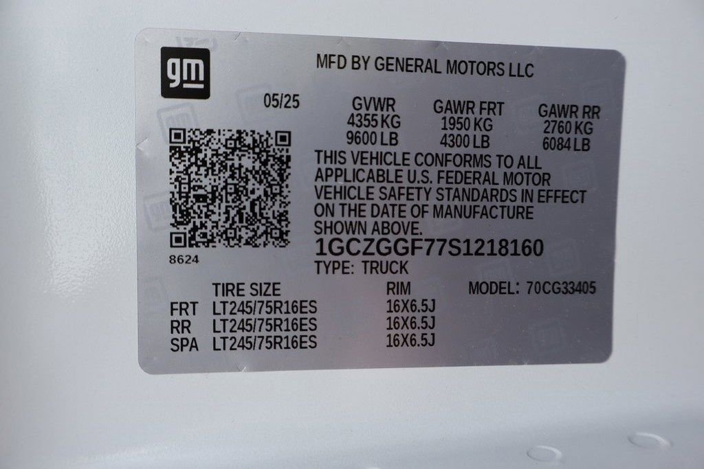 New 2025 Chevrolet Express 3500 w/ Chrome Appearance Package image 29