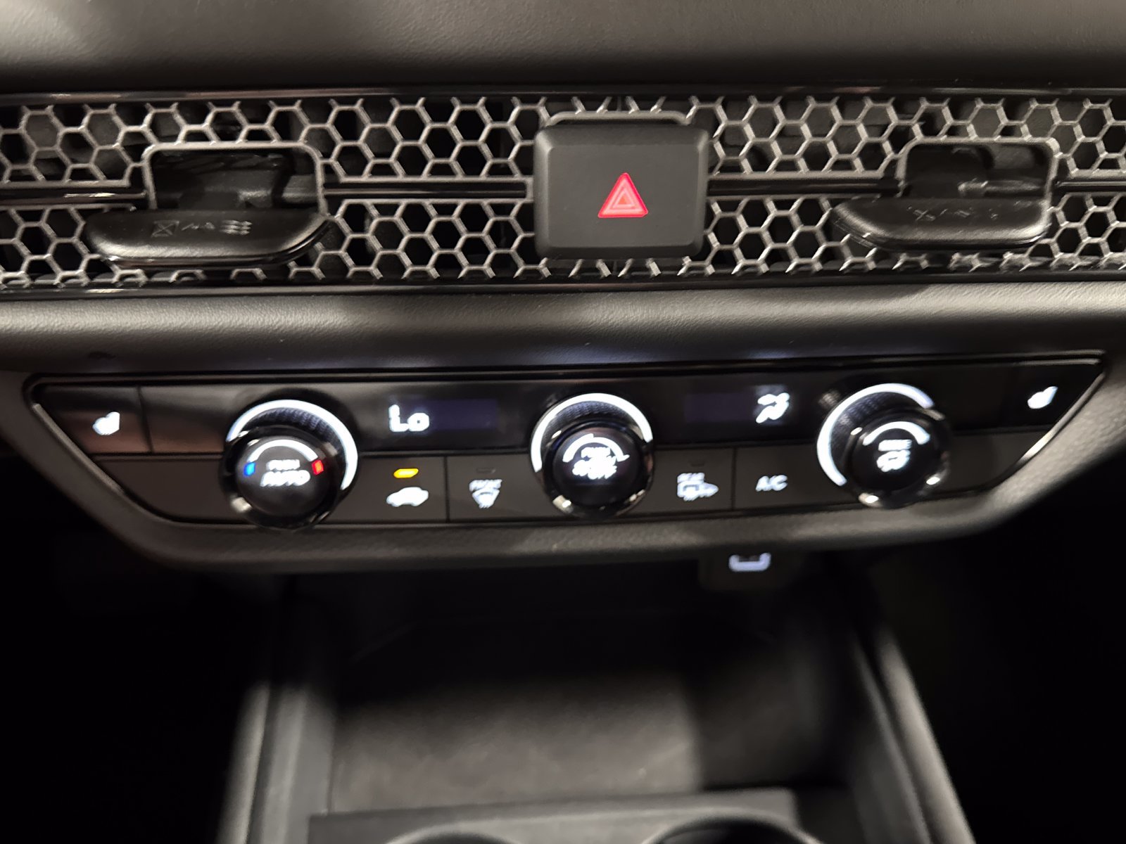 Used 2025 Honda HR-V Sport image 23