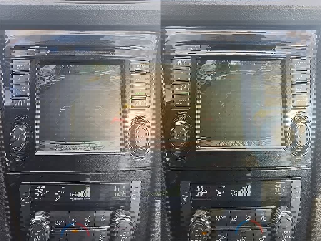 Used 2020 Nissan Rogue SV image 20