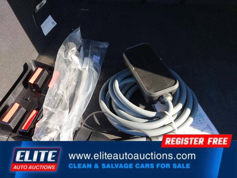 Used 2025 BMW iX xDrive50 image 27