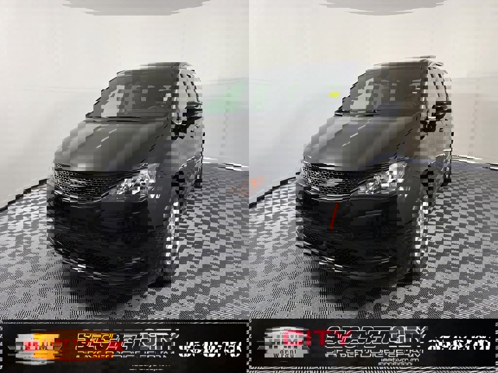 New 2026 Chrysler Voyager LX image 3