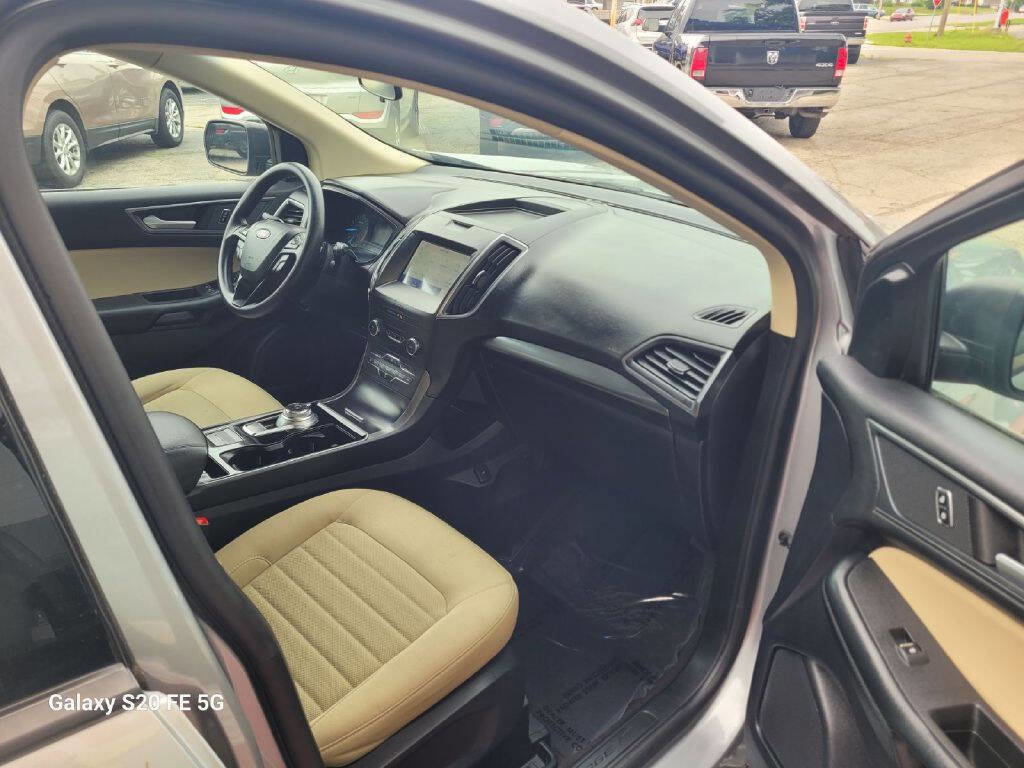 Used 2020 Ford Edge SE image 10