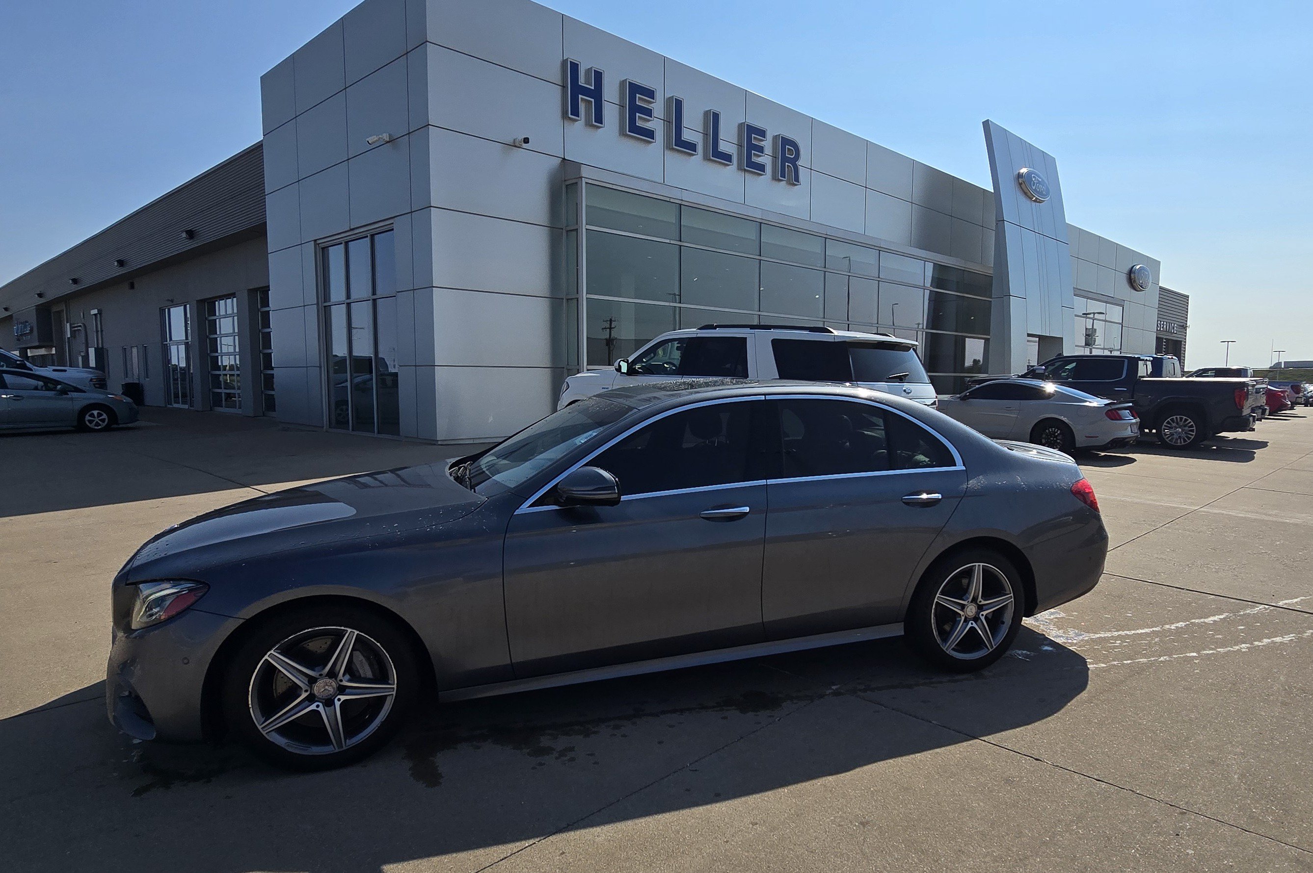 Used 2017 Mercedes-Benz E 300 4MATIC image 3