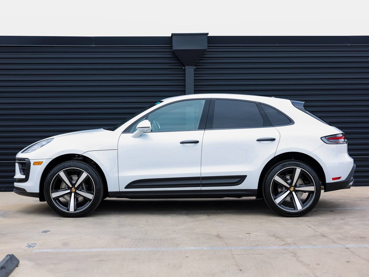 Certified 2026 Porsche Macan S AWD/4WD image 2