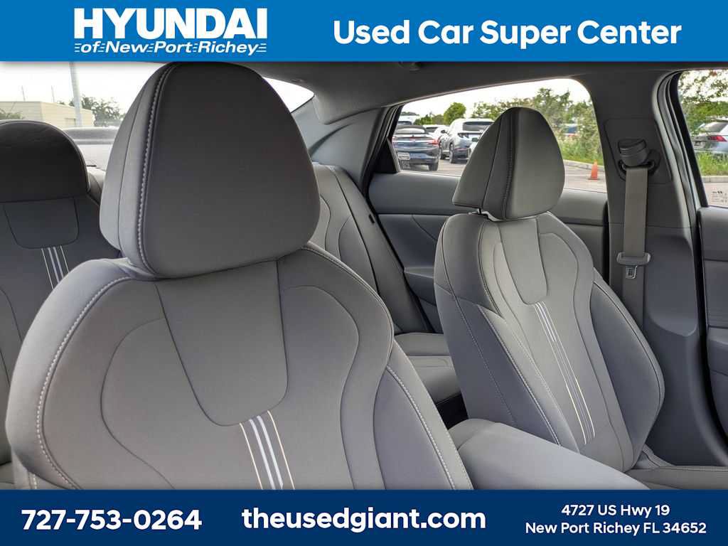 Certified 2024 Hyundai Elantra SEL FWD image 6