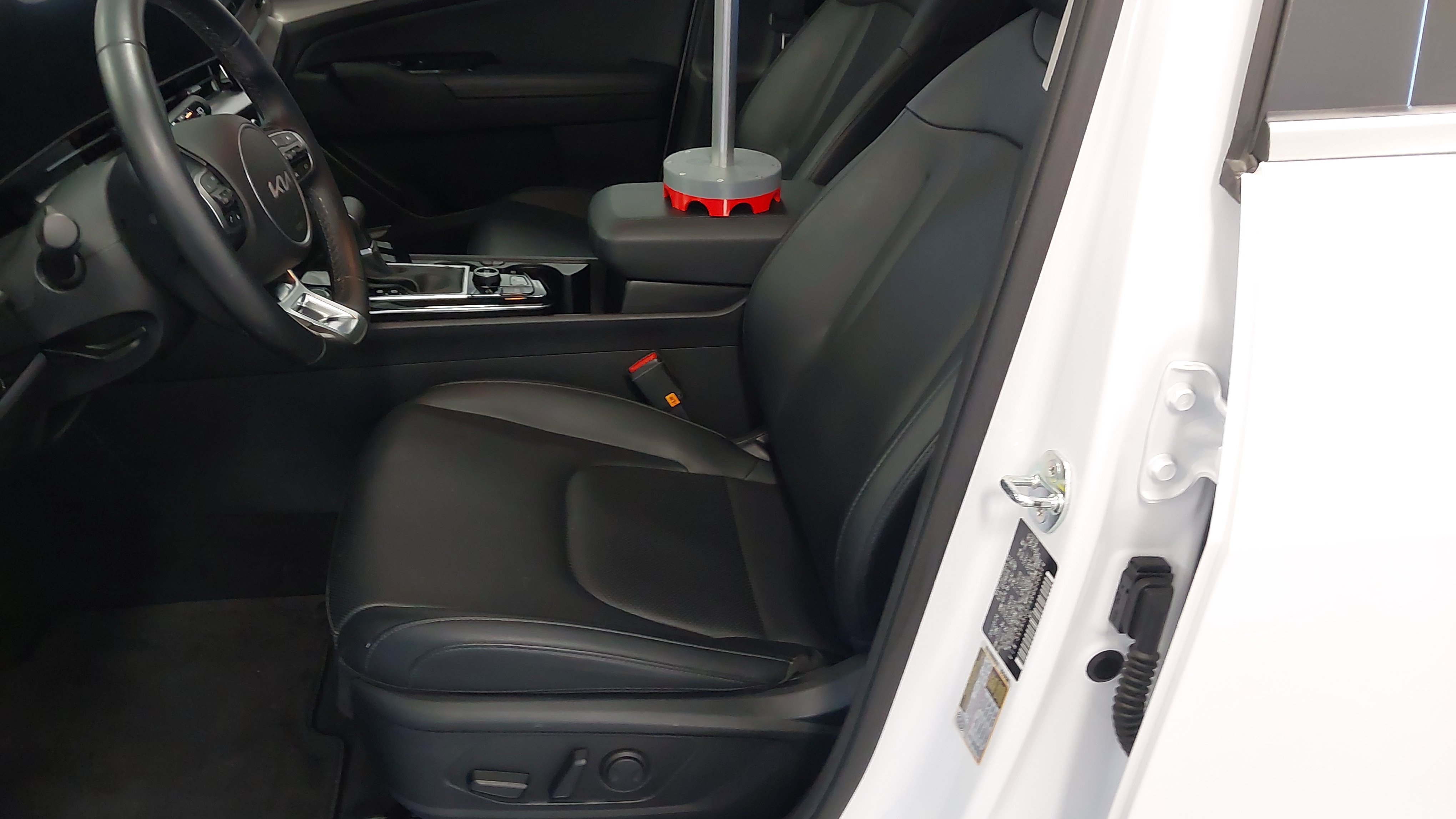 Used 2024 Kia Sportage EX FWD image 22
