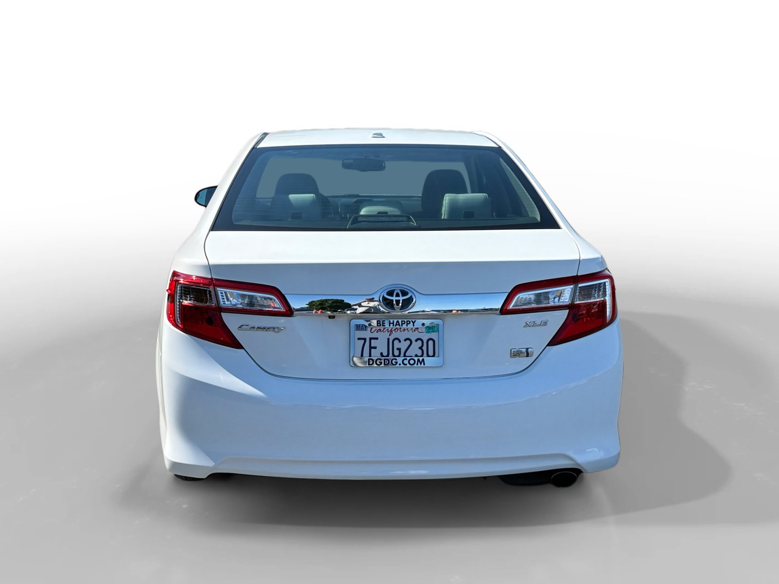 Used 2014 Toyota Camry XLE w/ Leather Package FWD image 4