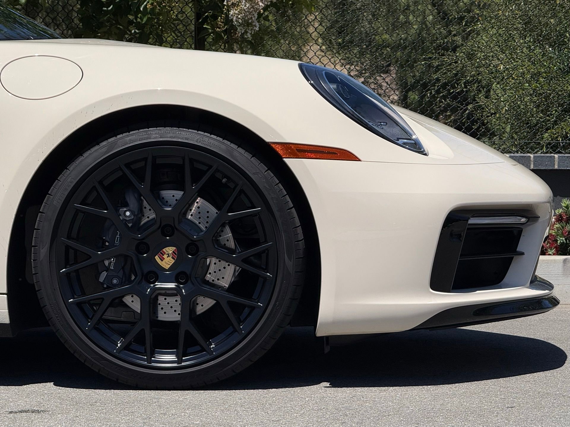 Certified 2024 Porsche 911 Targa 4 AWD/4WD image 12