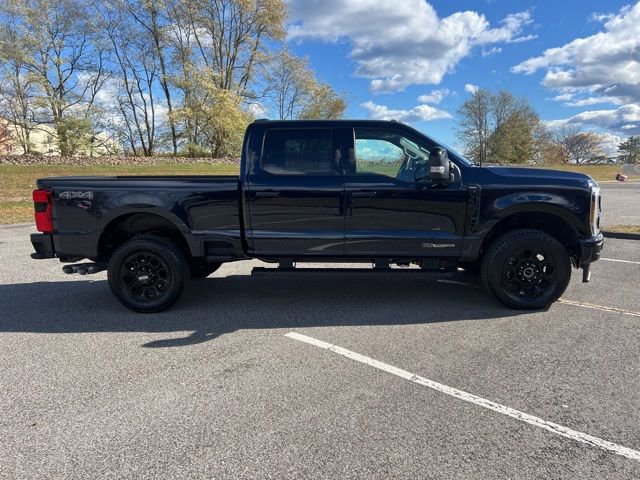 Used 2025 Ford F350 Lariat w/ Black Appearance Package image 11