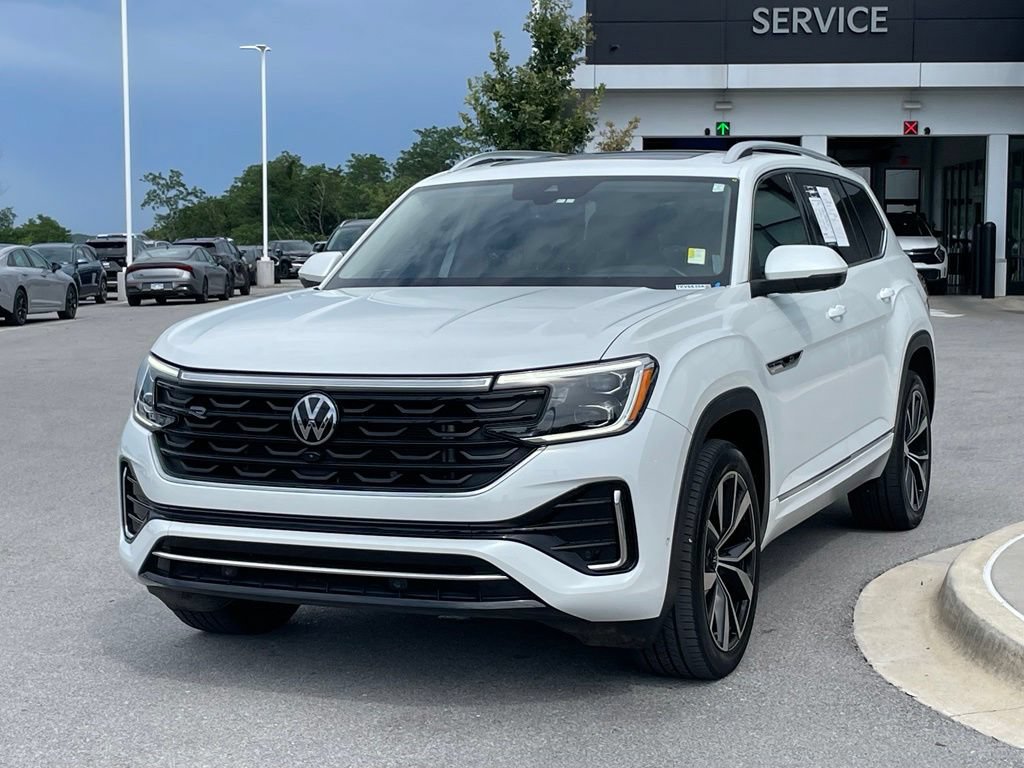 Used 2024 Volkswagen Atlas SEL Premium R-Line AWD/4WD image 3