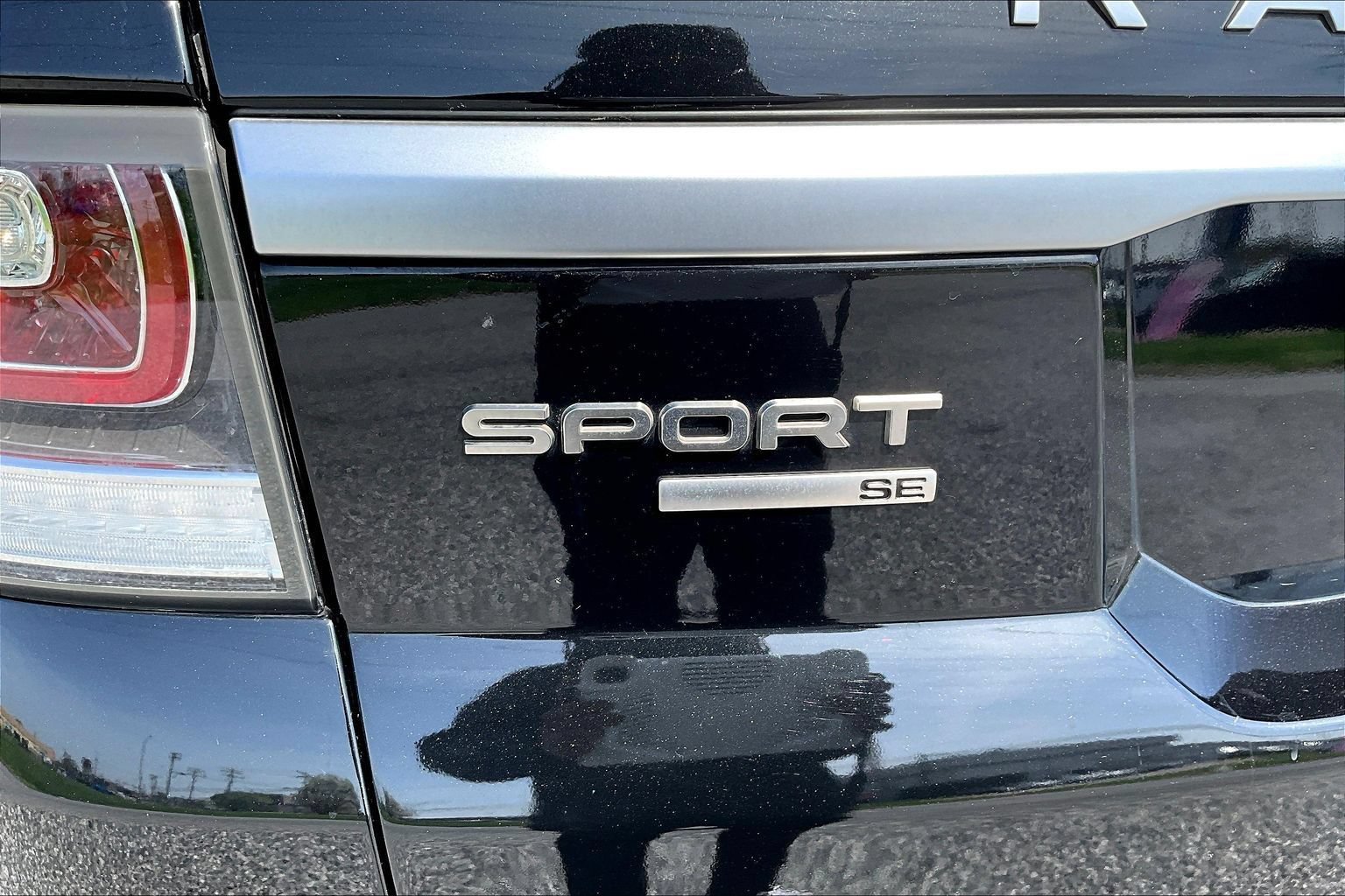 Used 2017 Land Rover Range Rover Sport SE AWD/4WD image 27