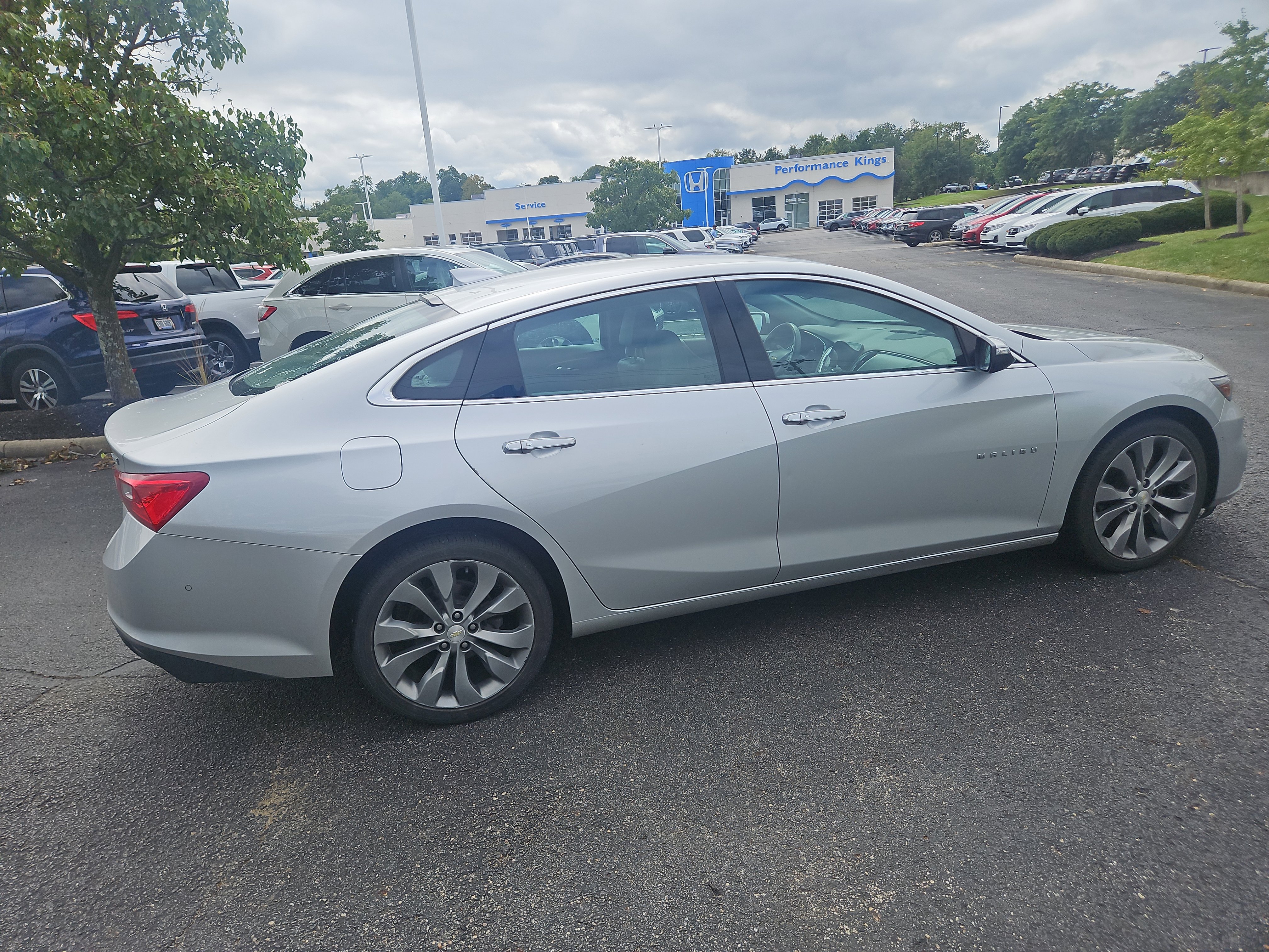 Used 2016 Chevrolet Malibu Premier w/ Driver Confidence Package II FWD image 13