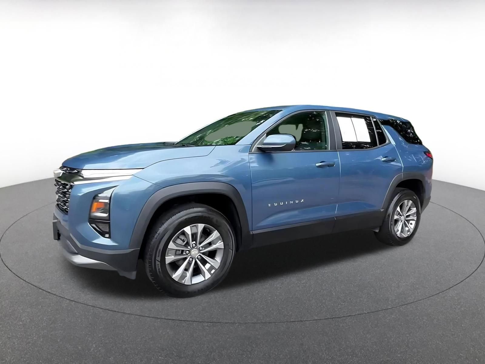 Used 2025 Chevrolet Equinox LT FWD image 8