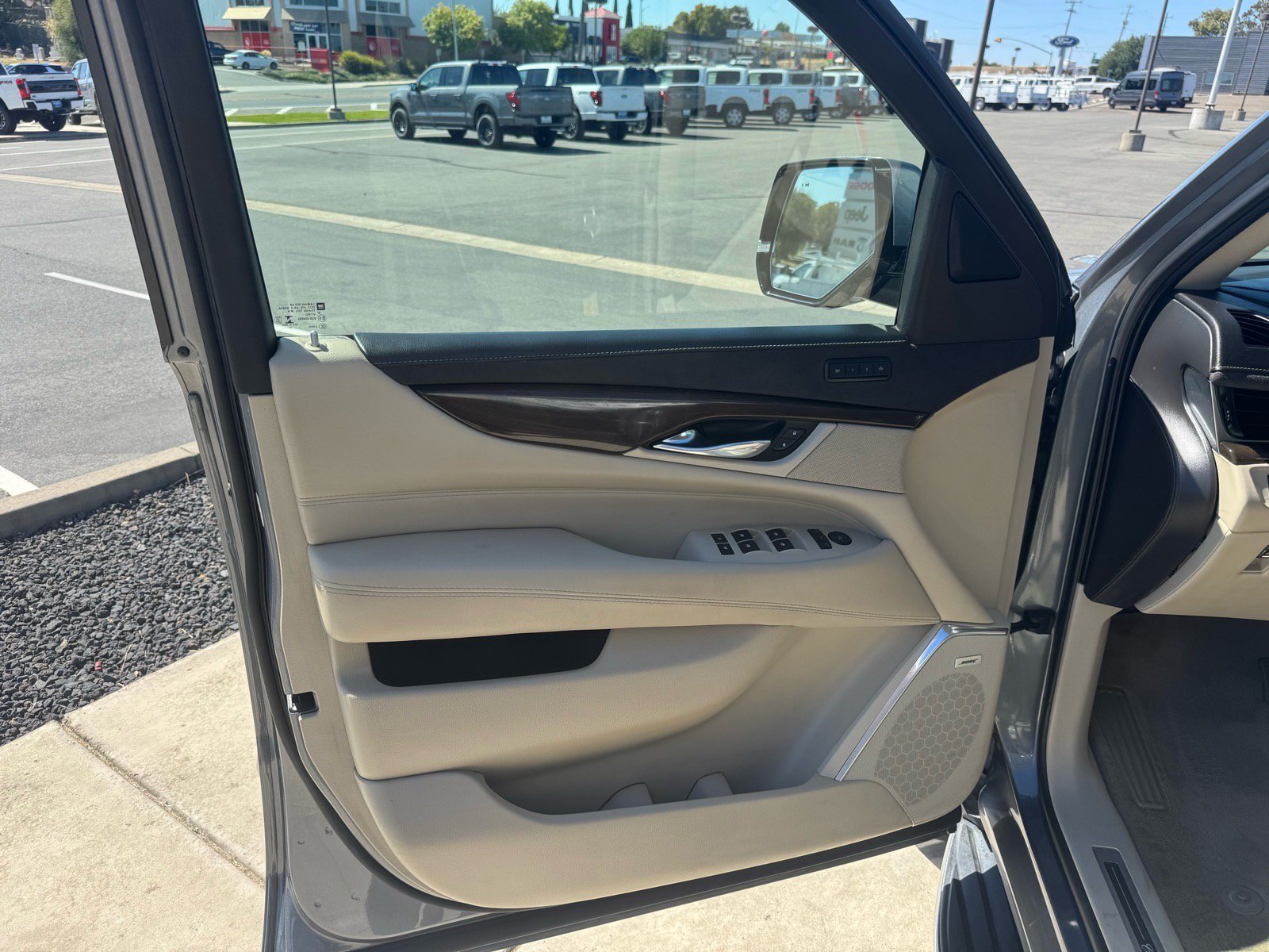 Used 2019 Cadillac Escalade Premium Luxury AWD/4WD image 10