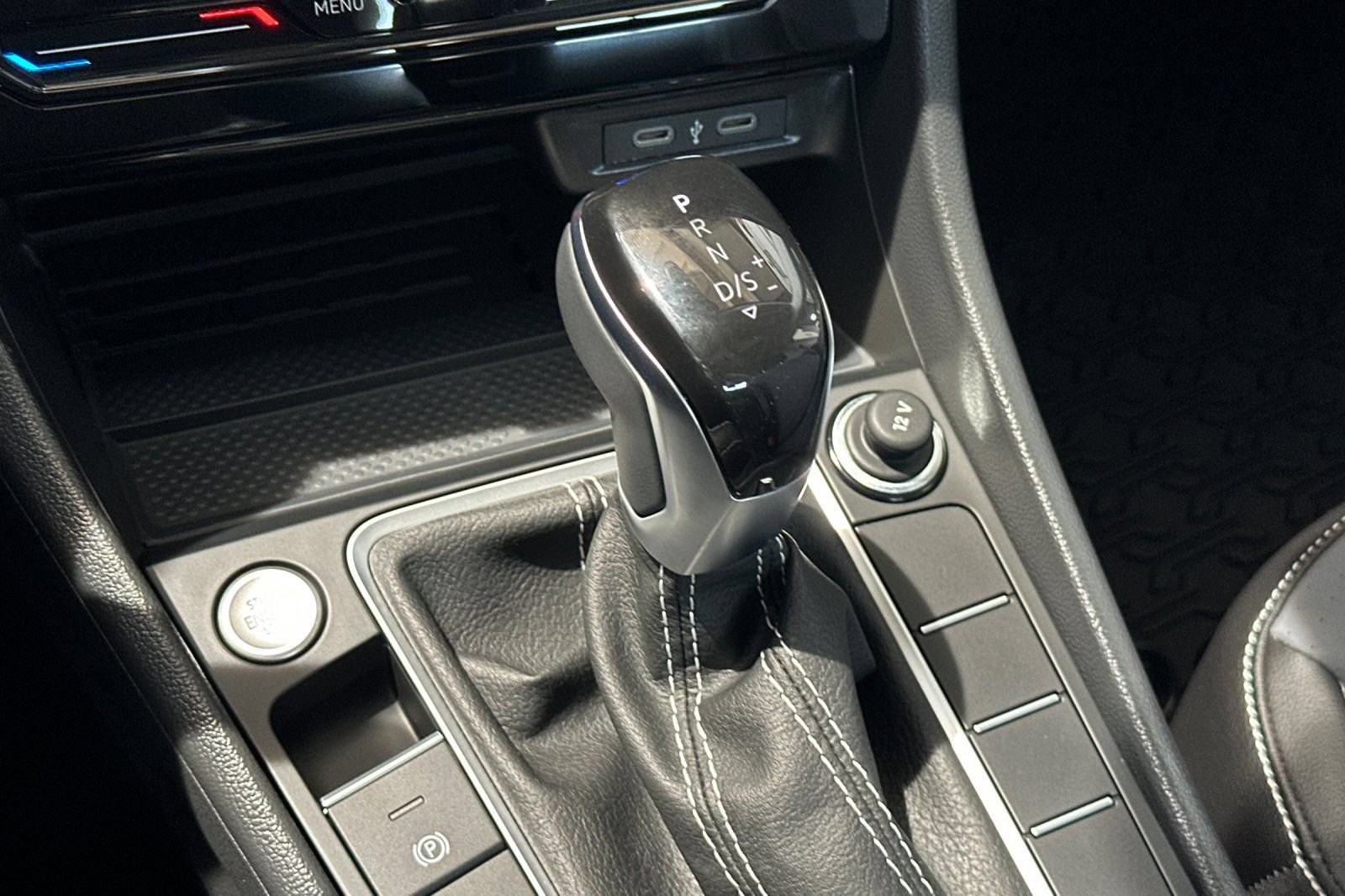 New 2026 Volkswagen Jetta SE FWD image 18