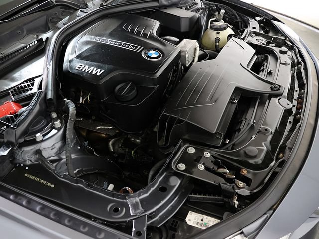 Used 2018 BMW 320i xDrive Sedan w/ Convenience Package AWD/4WD image 34