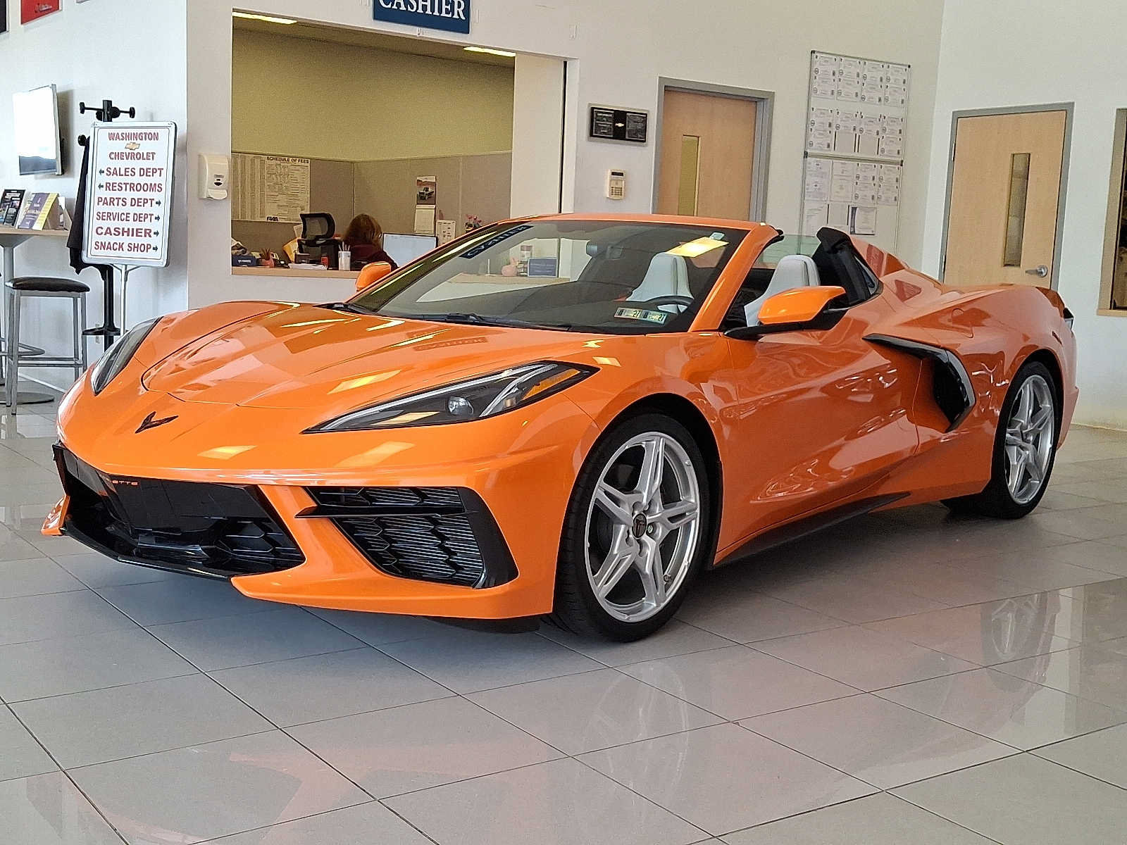 Used 2022 Chevrolet Corvette Stingray Convertible w/ 1LT RWD image 3