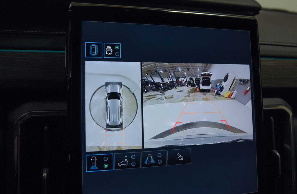 Used 2025 GMC Acadia Denali image 22