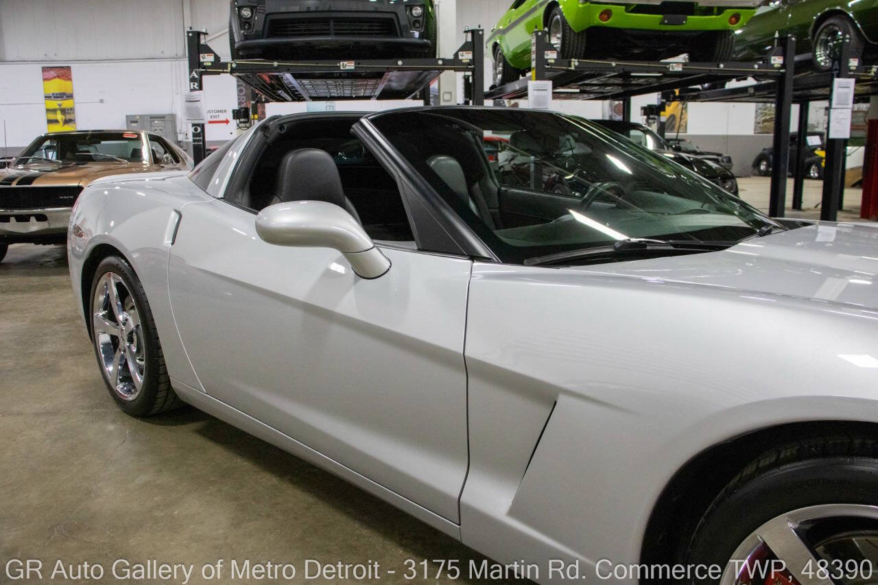 Used 2009 Chevrolet Corvette Coupe w/ Preferred Equipment Group RWD image 25