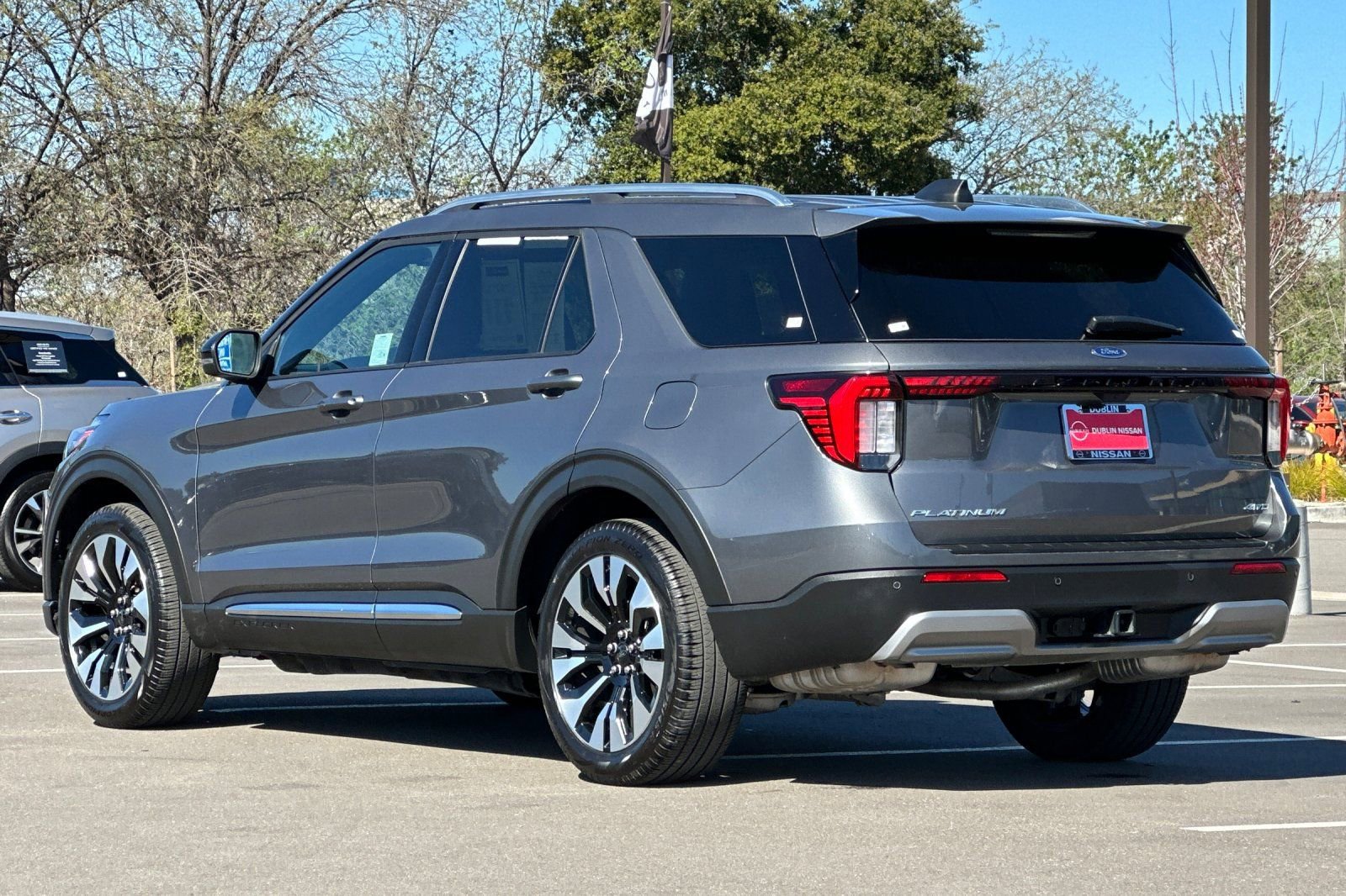 Used 2025 Ford Explorer Platinum w/ LUX Leather Package image 6