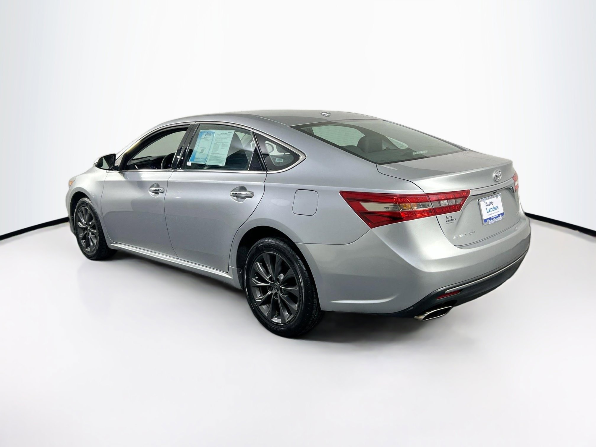 Used 2017 Toyota Avalon XLE image 7