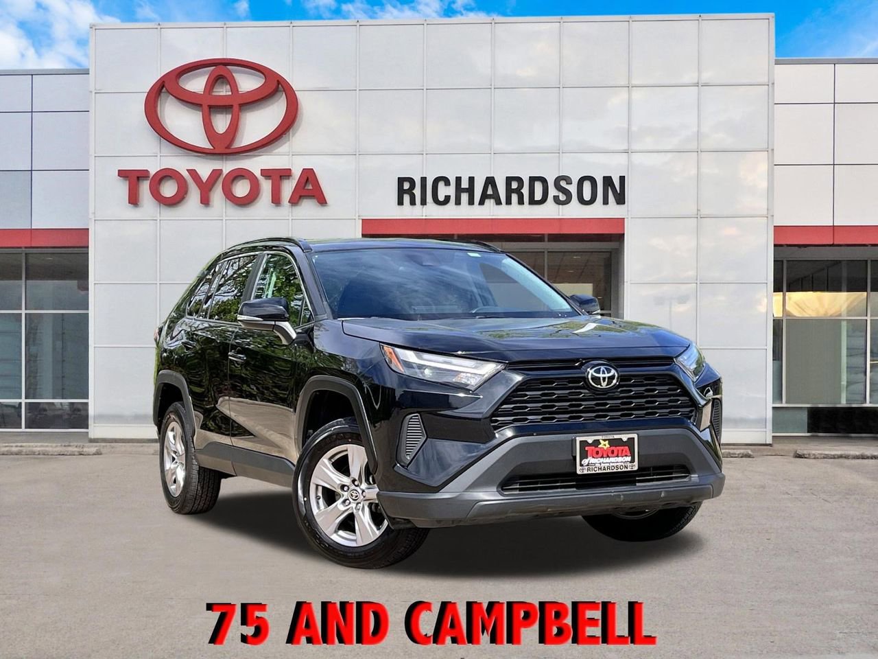 Used 2024 Toyota RAV4 XLE image 1