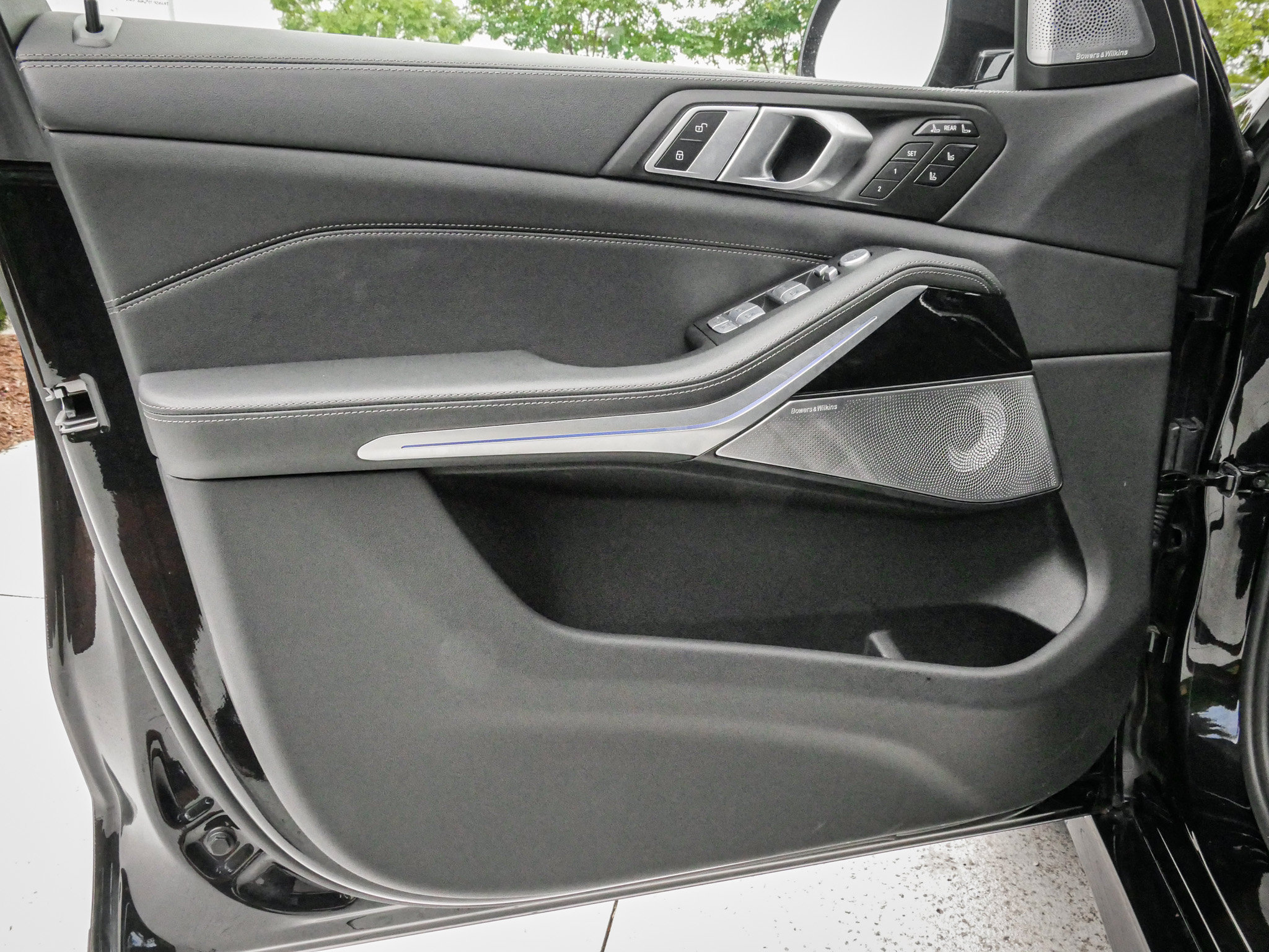 Used 2025 BMW ALPINA XB7 AWD/4WD image 14