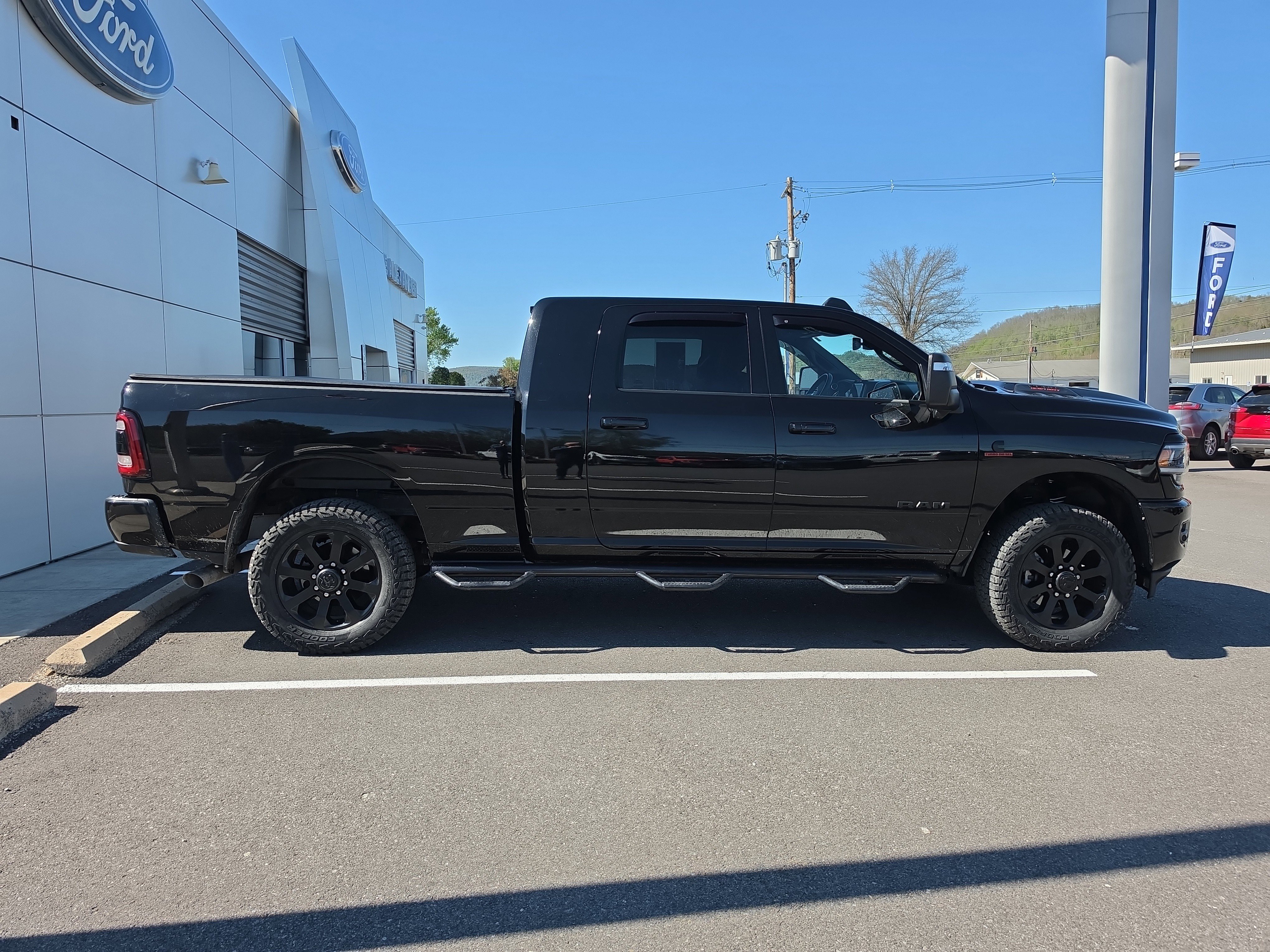Used 2024 RAM 2500 Laramie w/ Night Edition AWD/4WD image 2