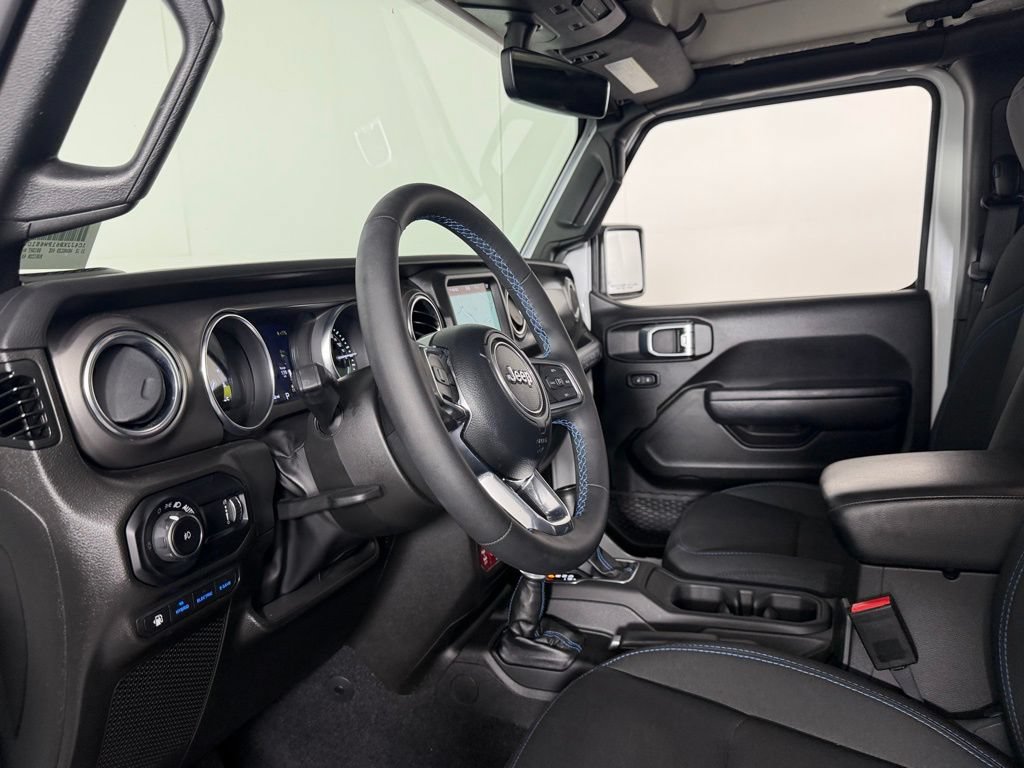 Used 2023 Jeep Wrangler Unlimited Rubicon 4xe AWD/4WD image 20