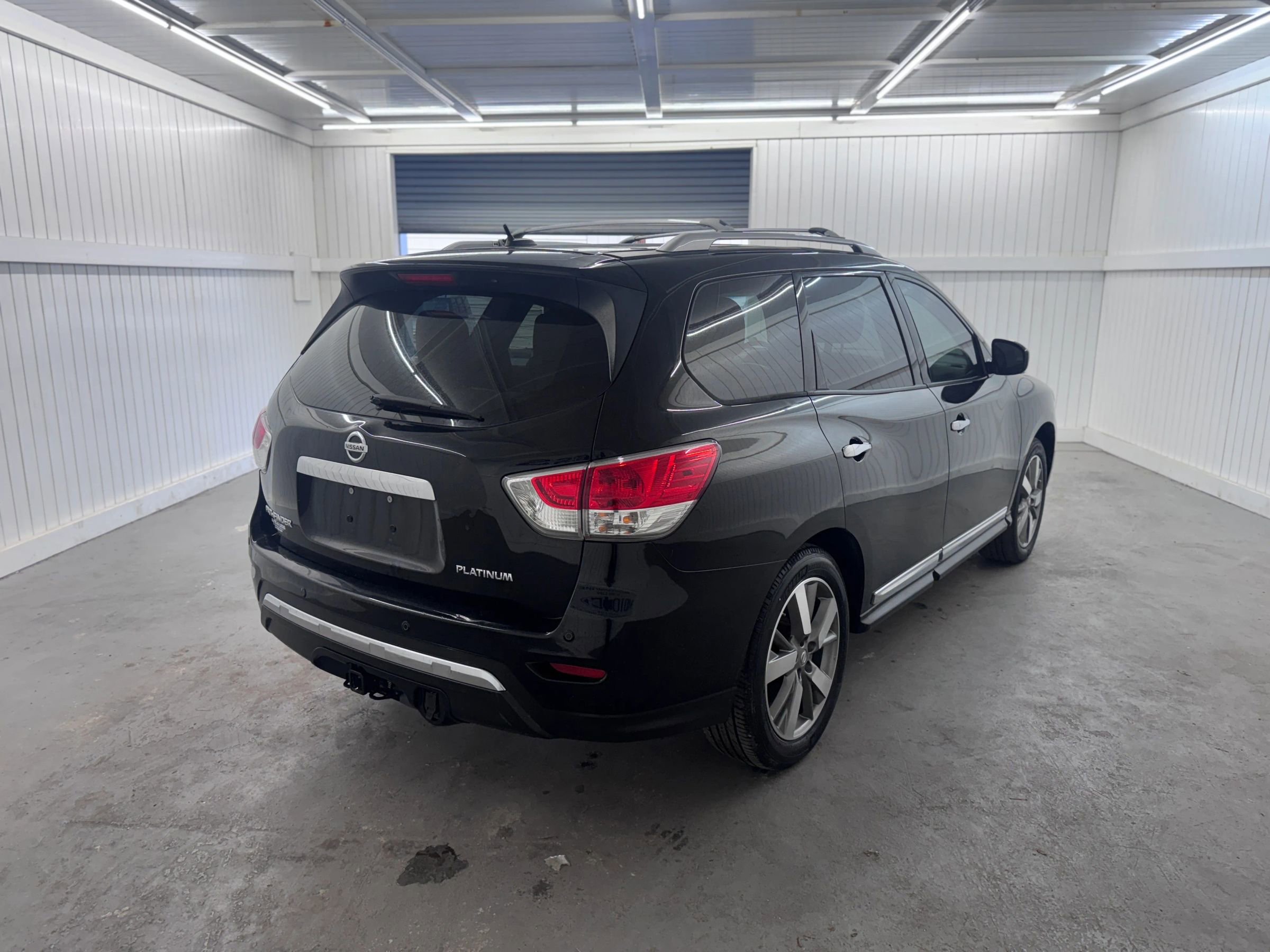 Used 2013 Nissan Pathfinder Platinum w/ Platinum Premium Pkg image 5