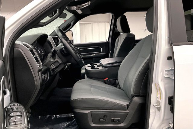 Used 2024 RAM 3500 Big Horn AWD/4WD image 24