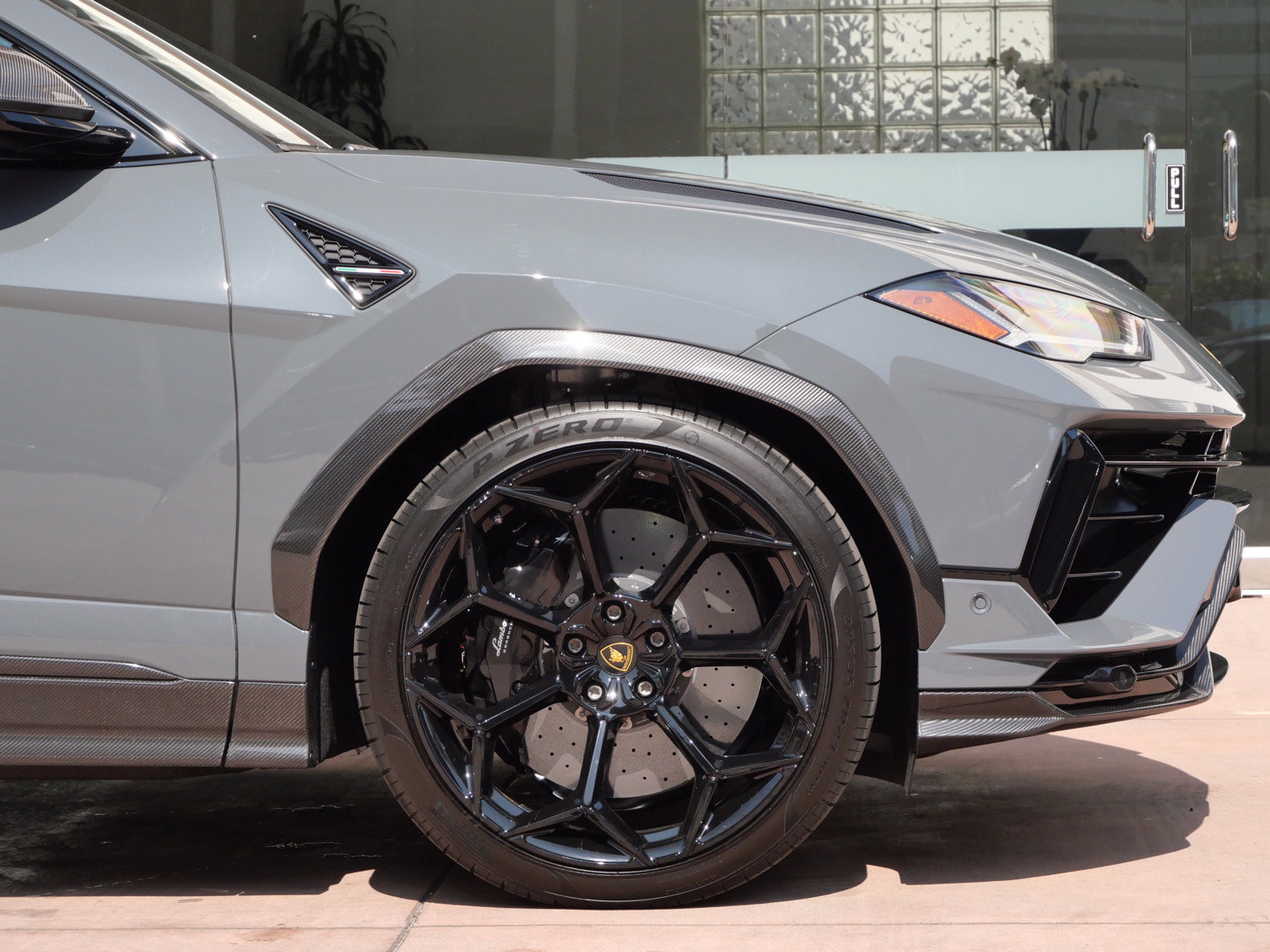 Used 2024 Lamborghini Urus Performante AWD/4WD image 9