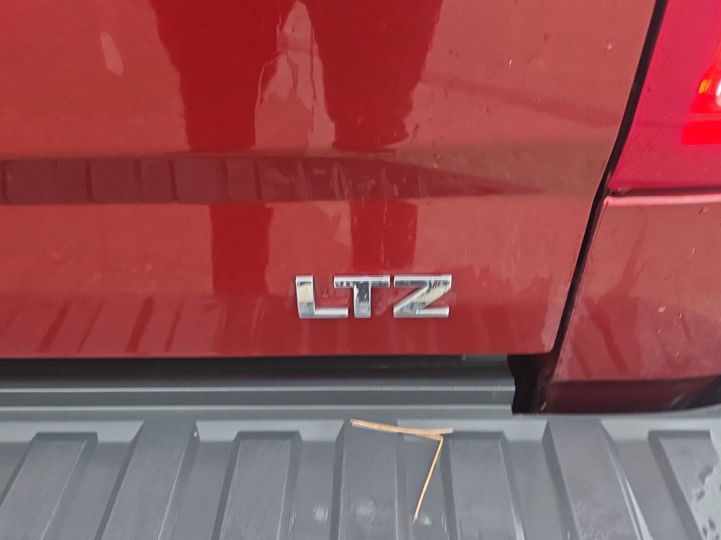 Used 2016 Chevrolet Silverado 1500 LTZ w/ Sport Package AWD/4WD image 5