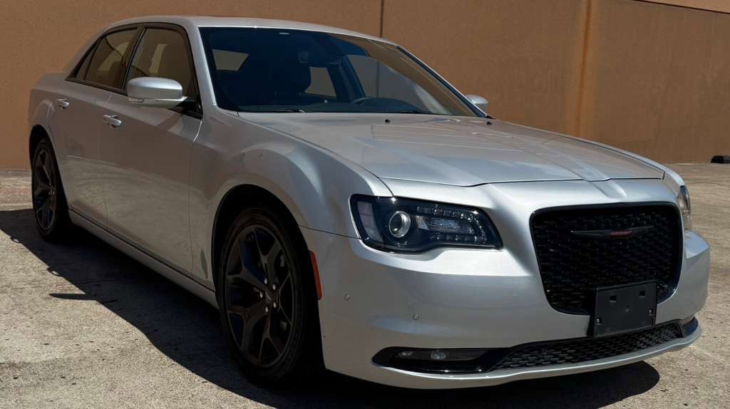 Used 2023 Chrysler 300 S