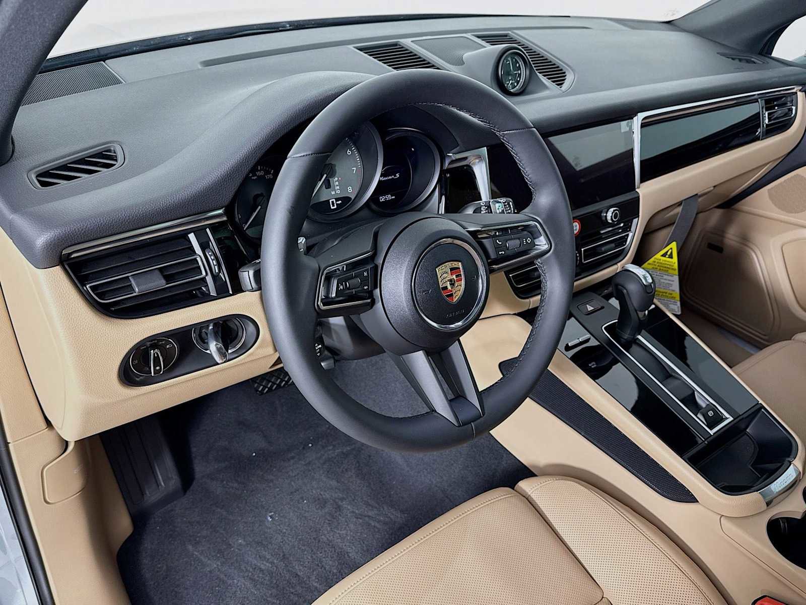 New 2025 Porsche Macan S image 4
